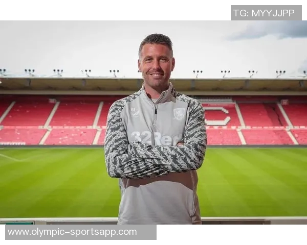 英媒称狼队欲引爱德华兹米堡有信心续约教练